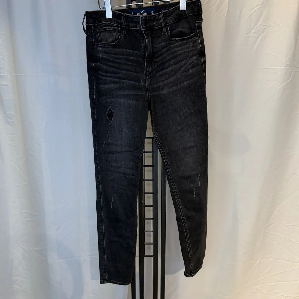Hollister Women's Black Skinny Jeans - Picture 1 of 4